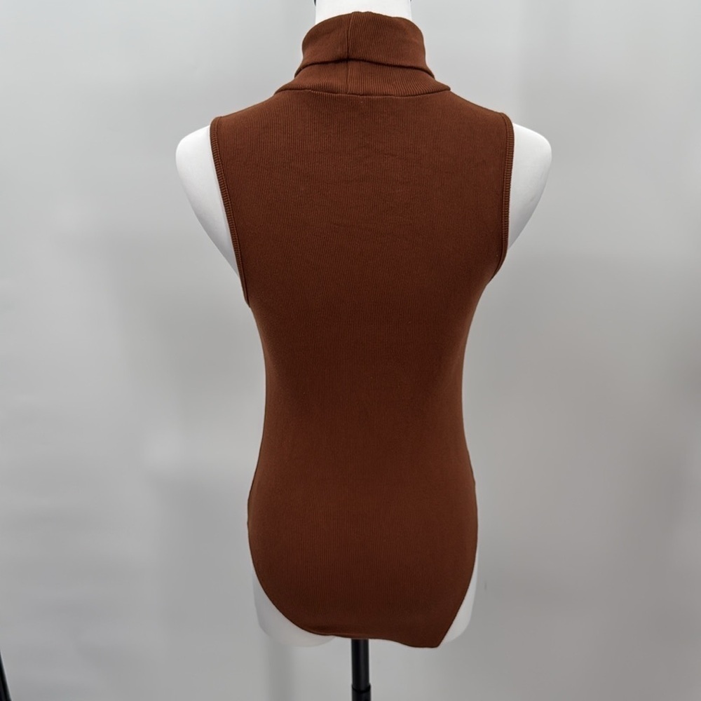 Brown Sleeveless Turtleneck Ribbed Knit Bodysuit Size L Bust 32”-34”-36” - Picture 3 of 5